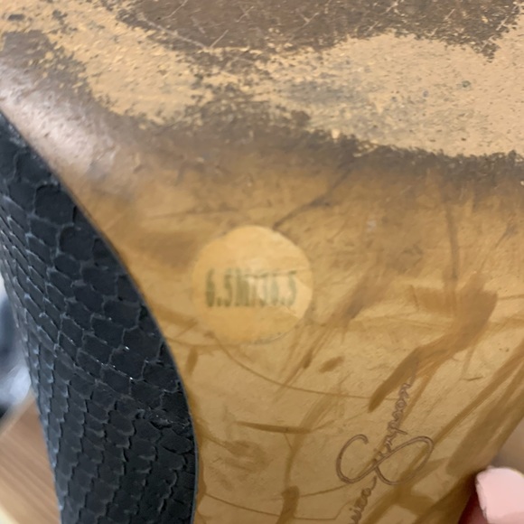 Heels - Picture 5 of 5